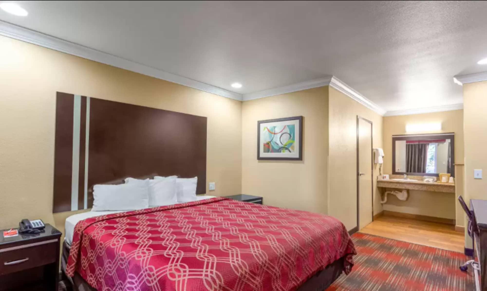 Econo Lodge Inn & Suites Escondido Downtown מראה חיצוני תמונה