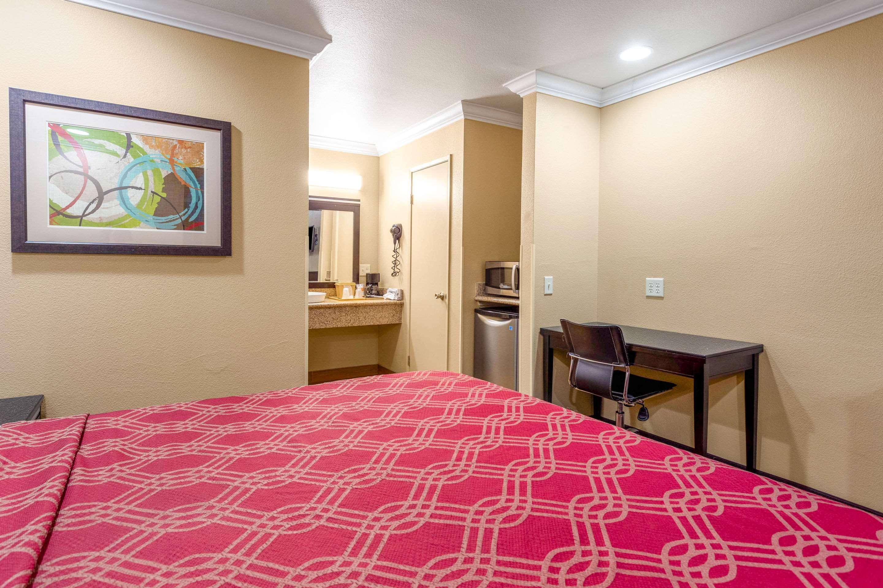 Econo Lodge Inn & Suites Escondido Downtown מראה חיצוני תמונה