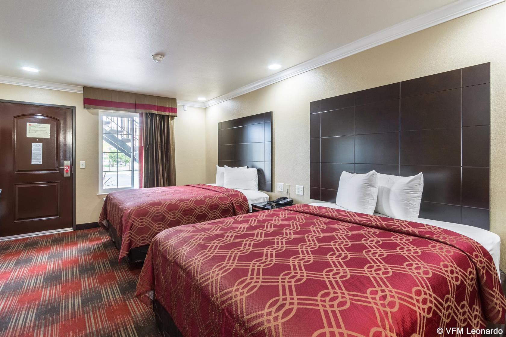 Econo Lodge Inn & Suites Escondido Downtown מראה חיצוני תמונה