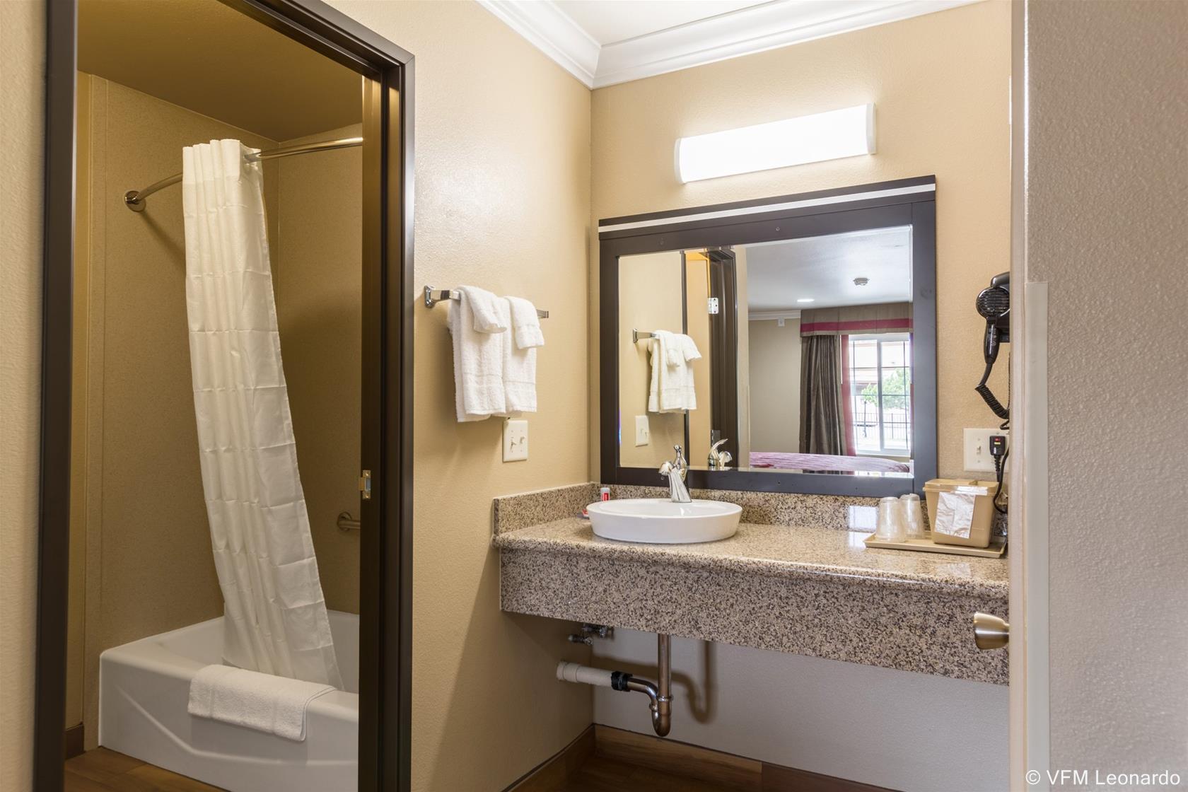 Econo Lodge Inn & Suites Escondido Downtown מראה חיצוני תמונה