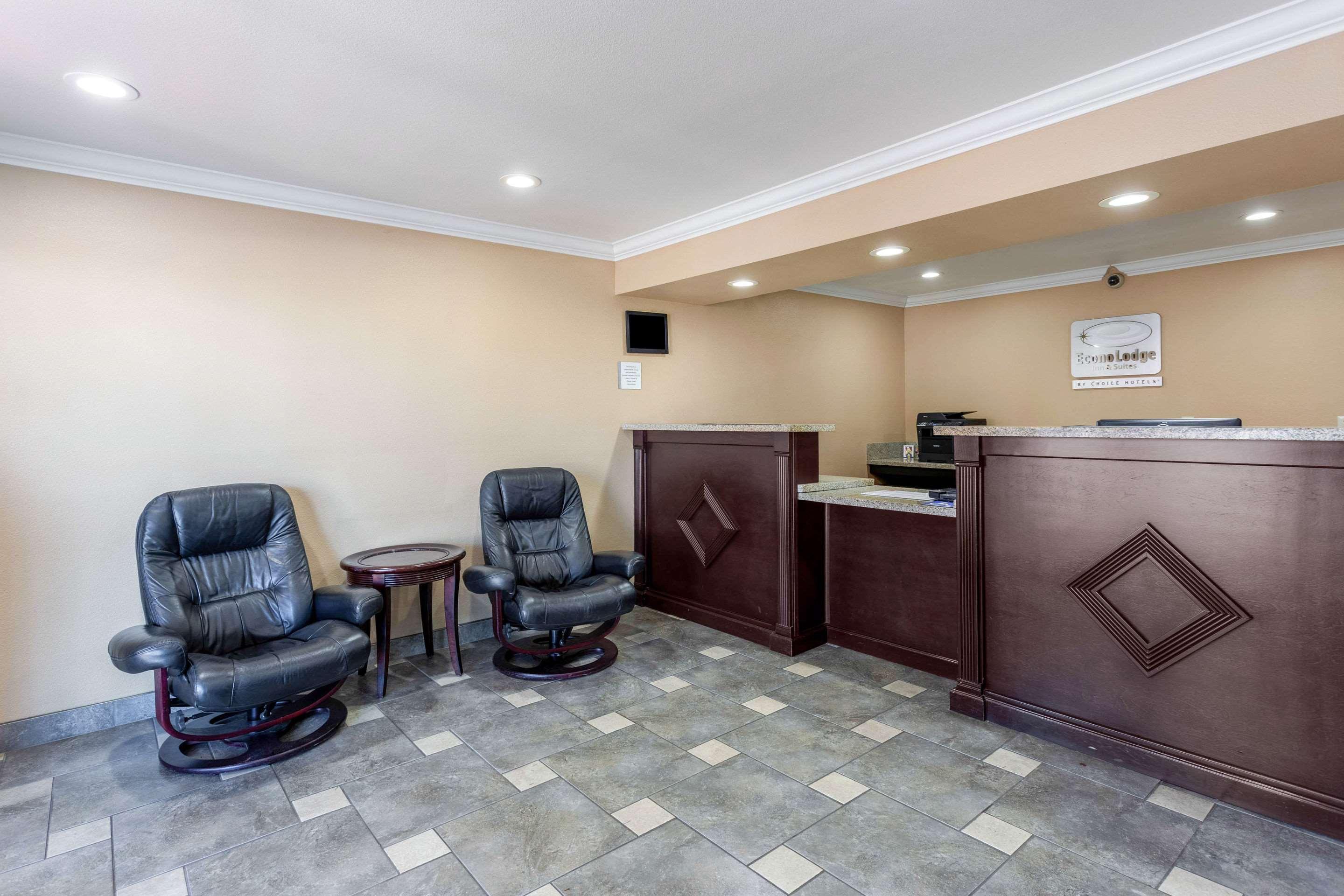 Econo Lodge Inn & Suites Escondido Downtown מראה חיצוני תמונה
