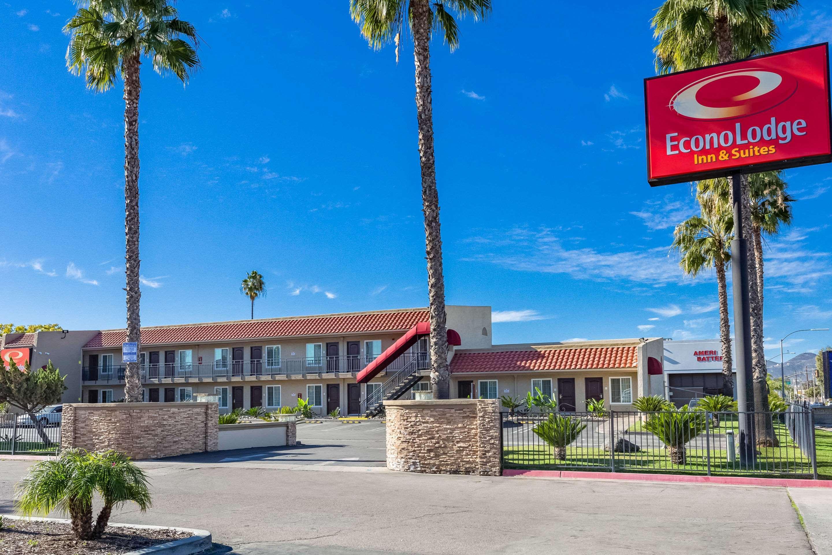 Econo Lodge Inn & Suites Escondido Downtown מראה חיצוני תמונה