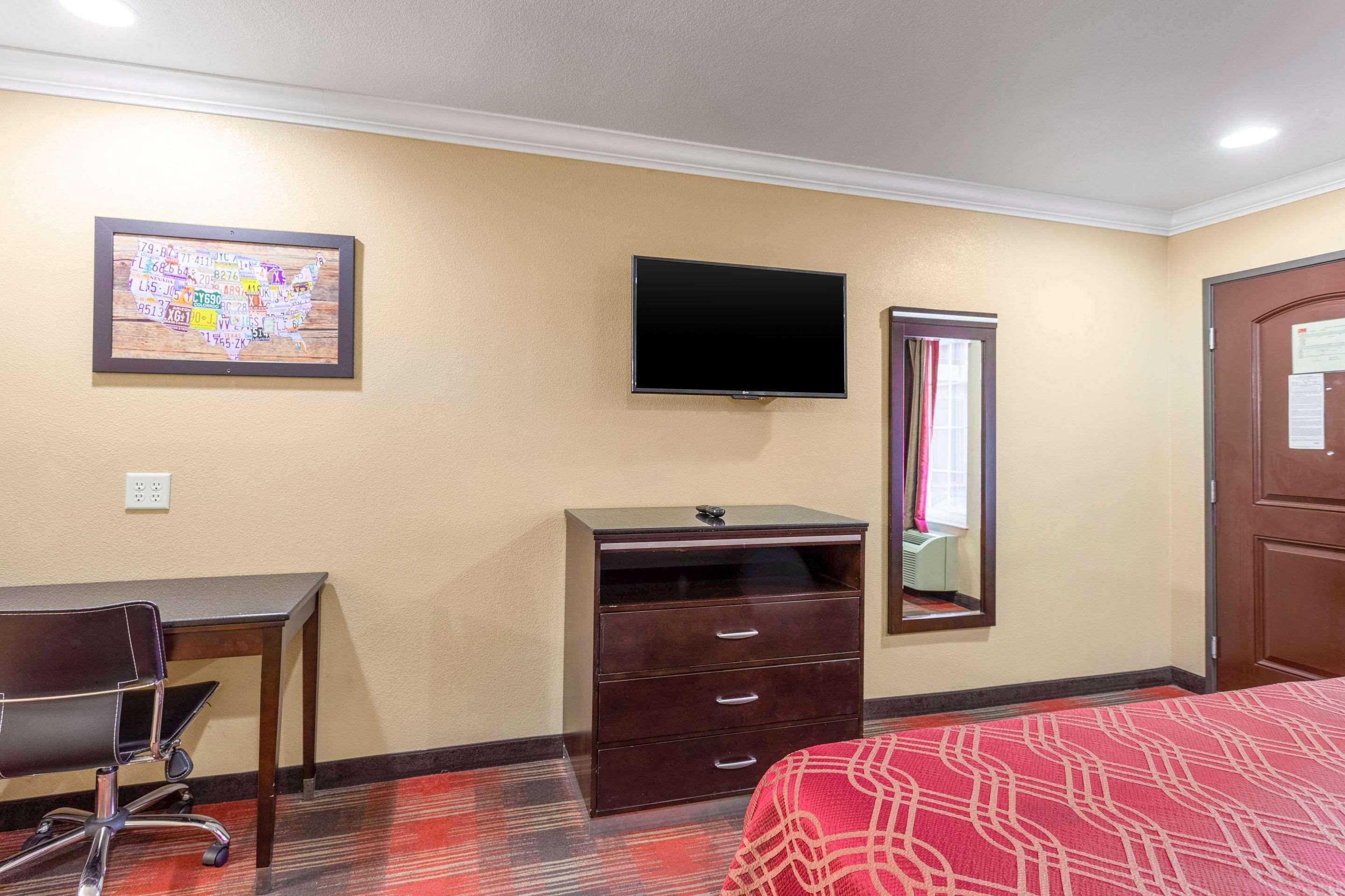 Econo Lodge Inn & Suites Escondido Downtown מראה חיצוני תמונה